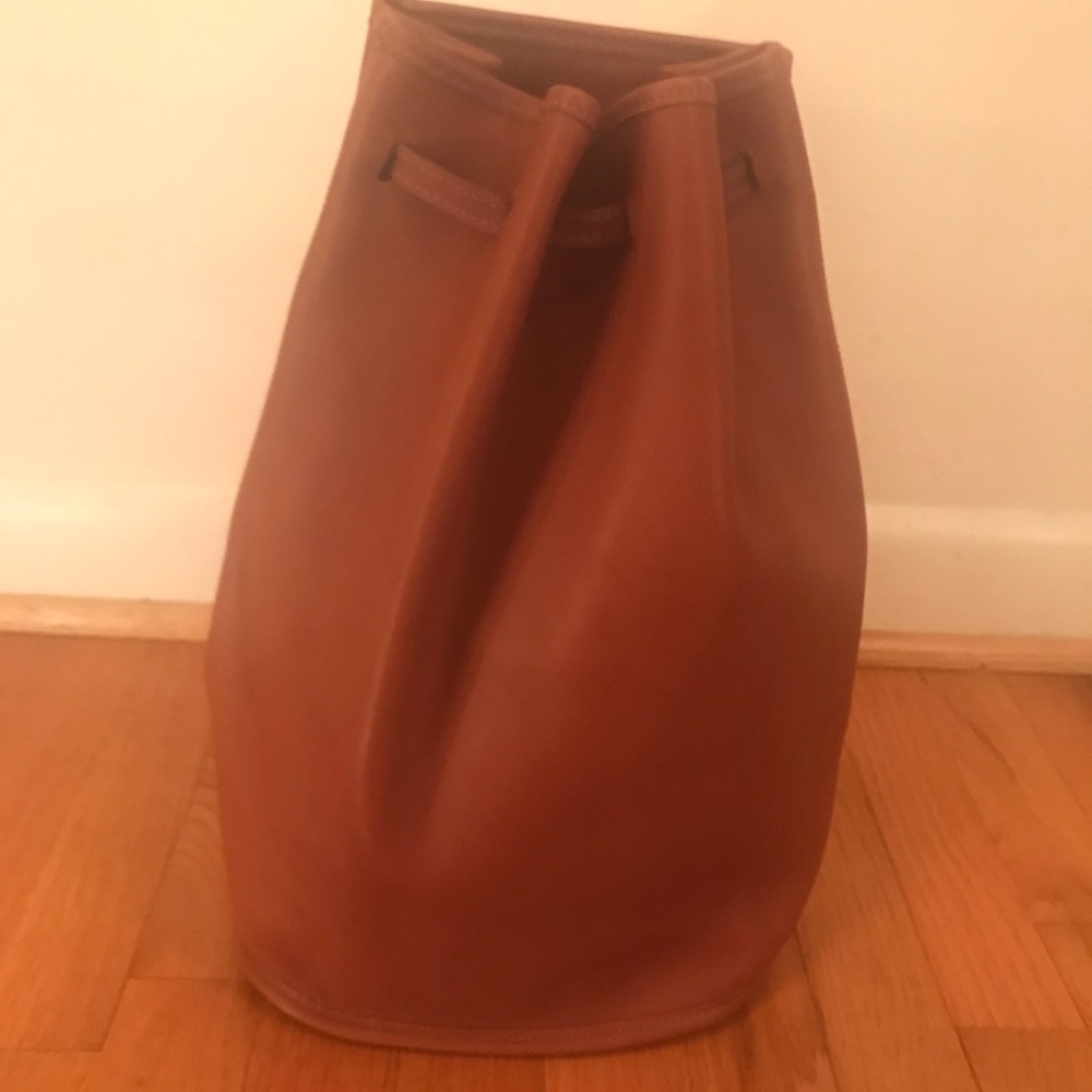 Cognac leather bucket bag